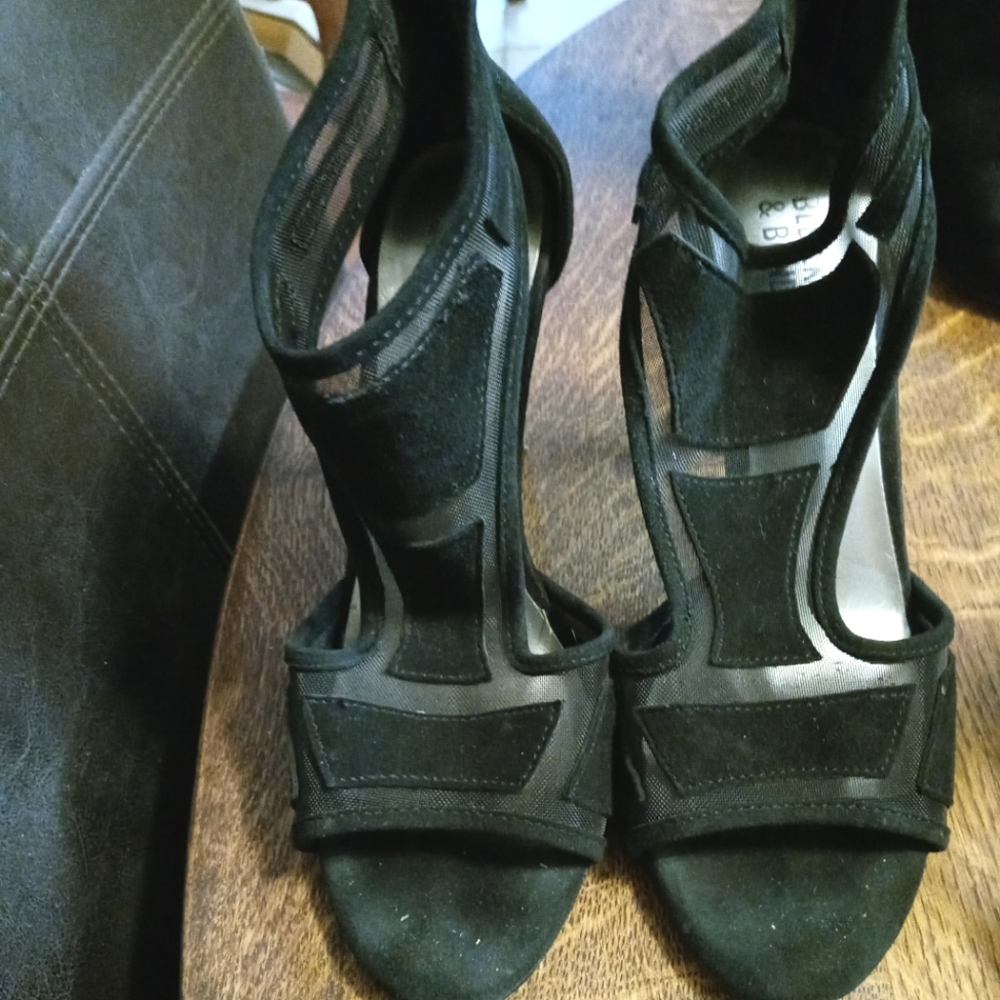Blecker & Bond Moulin Heel Pump sz 61/2 Black